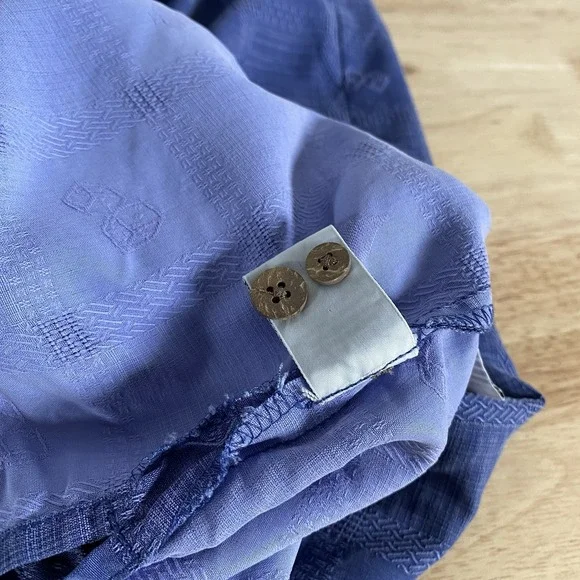 Tommy Bahama Shirt Men's Small 100% Silk Camp Shirt Pass Line Hawaiian Gambling - Picture 11 of 12